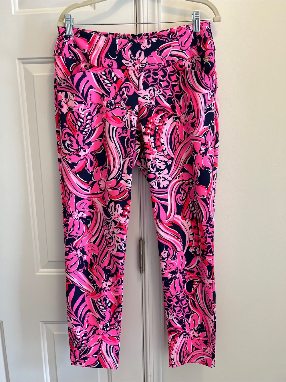 Lilly Pulitzer Navy and Hot Pink Floral Leggings in Corso UPF 50 Size 10